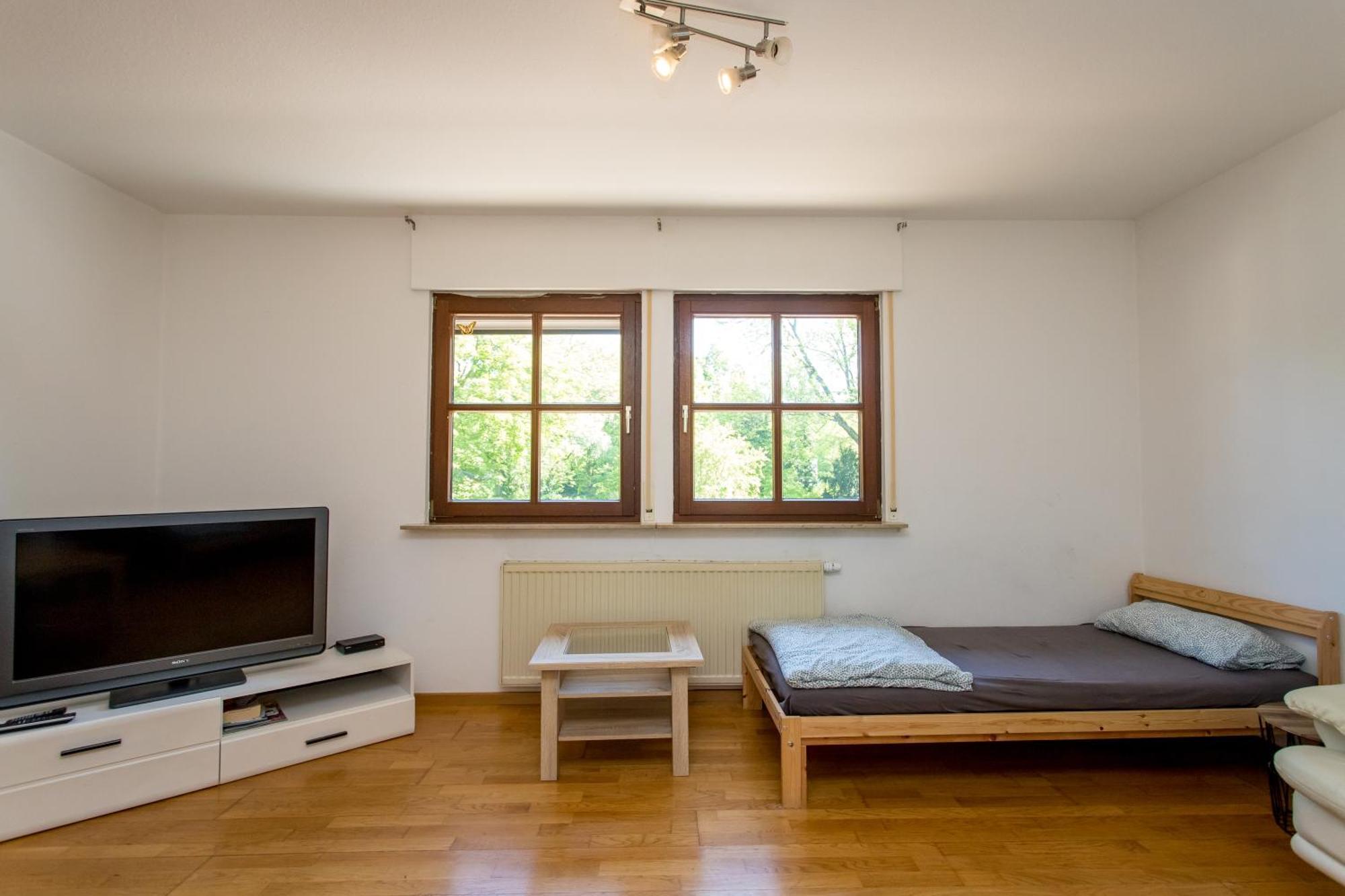 Ferienwohnung Mit 123Qm Fuer 8 Personen Mit Sehr Grossem Garten, Einfache Innen-Ausstattung 라이프치히 외부 사진